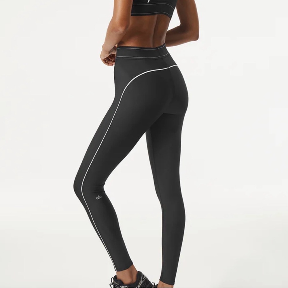 ALO Yoga Airlift High-Waist Suit Up Legging